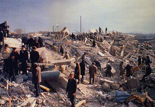 Fichier:Seisme armenie02.jpg