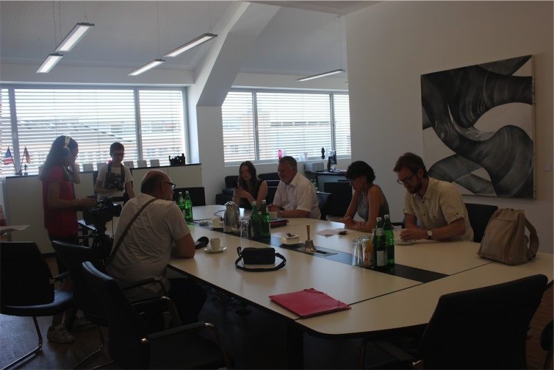 Fichier:ITW Ministre 3.jpg